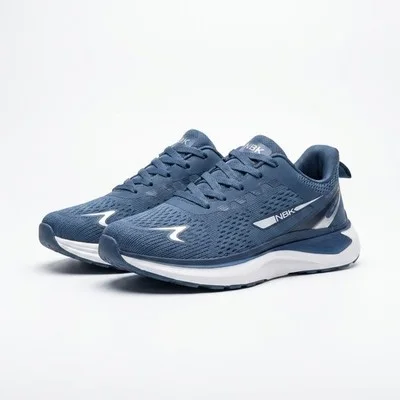 Heller NBK Strick-Sneaker aus der Schuhwand des Wolfsburger Marktes